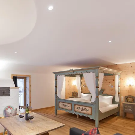 Mondschein Hotel 4*