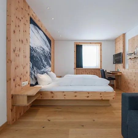 Hotel Mondschein 4*